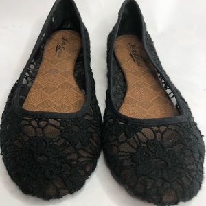 Lucky Brand Women’s lace ballet flats. Size 8.5
